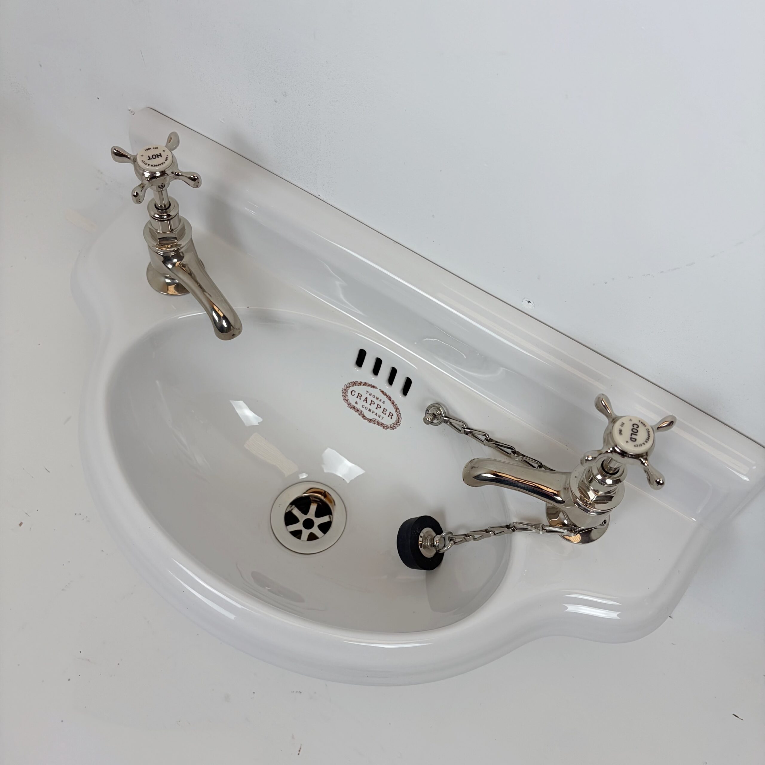 Thomas Crapper Cloakroom Basin Set - Image 4