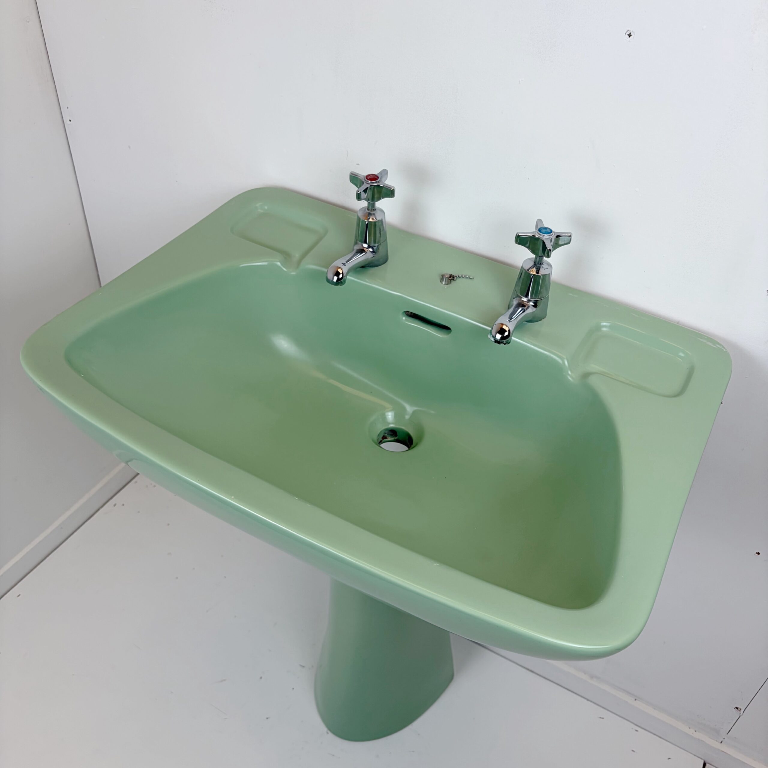 Retro Jade Green Basin & Pedestal - Image 3