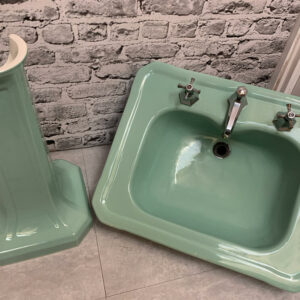 Art Deco "Standard" Sussex Basin and Pedestal in Turquoise from Sanitary Salvage in Evesham