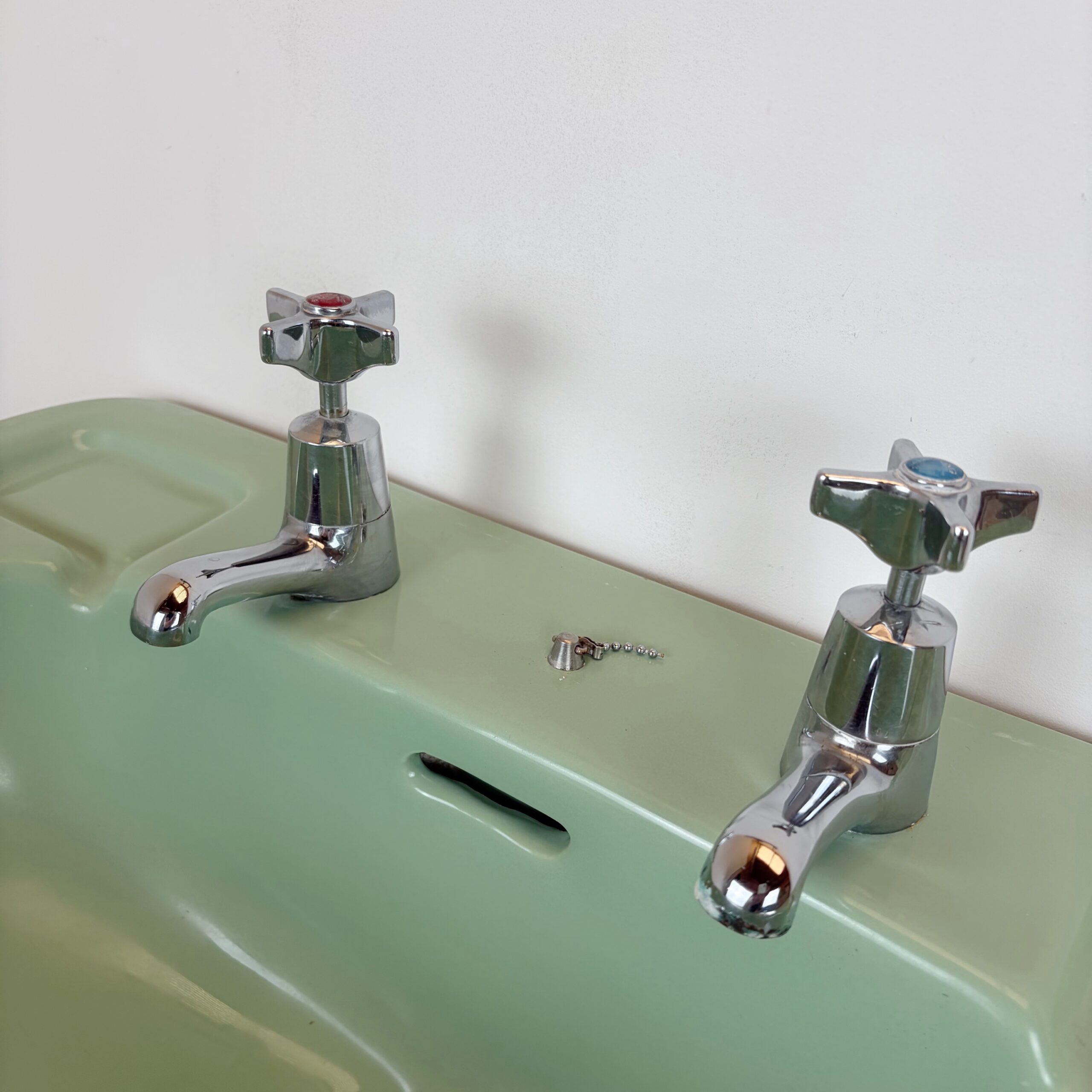 Retro Jade Green Basin & Pedestal - Image 4