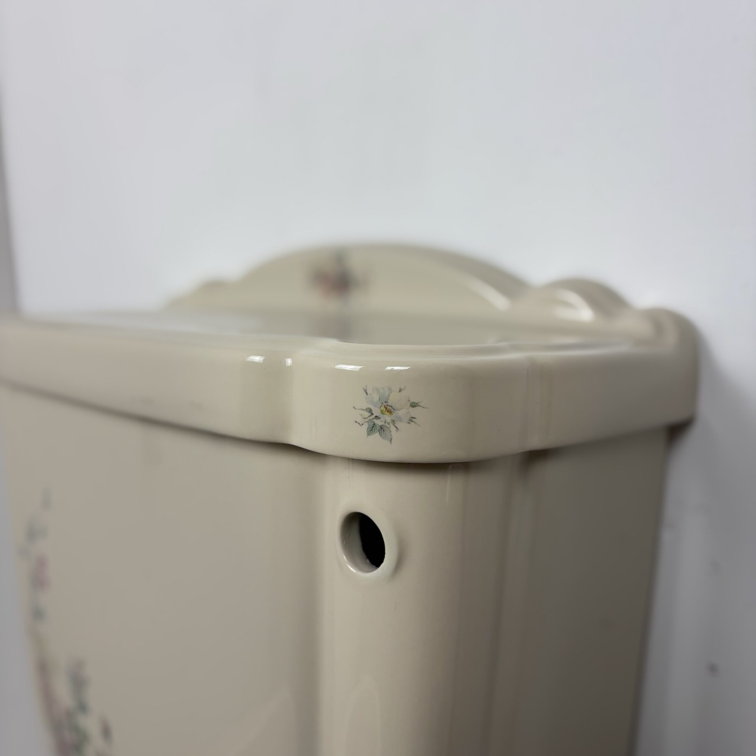 Floral Champagne Traditional Close Coupled Toilet - Image 6