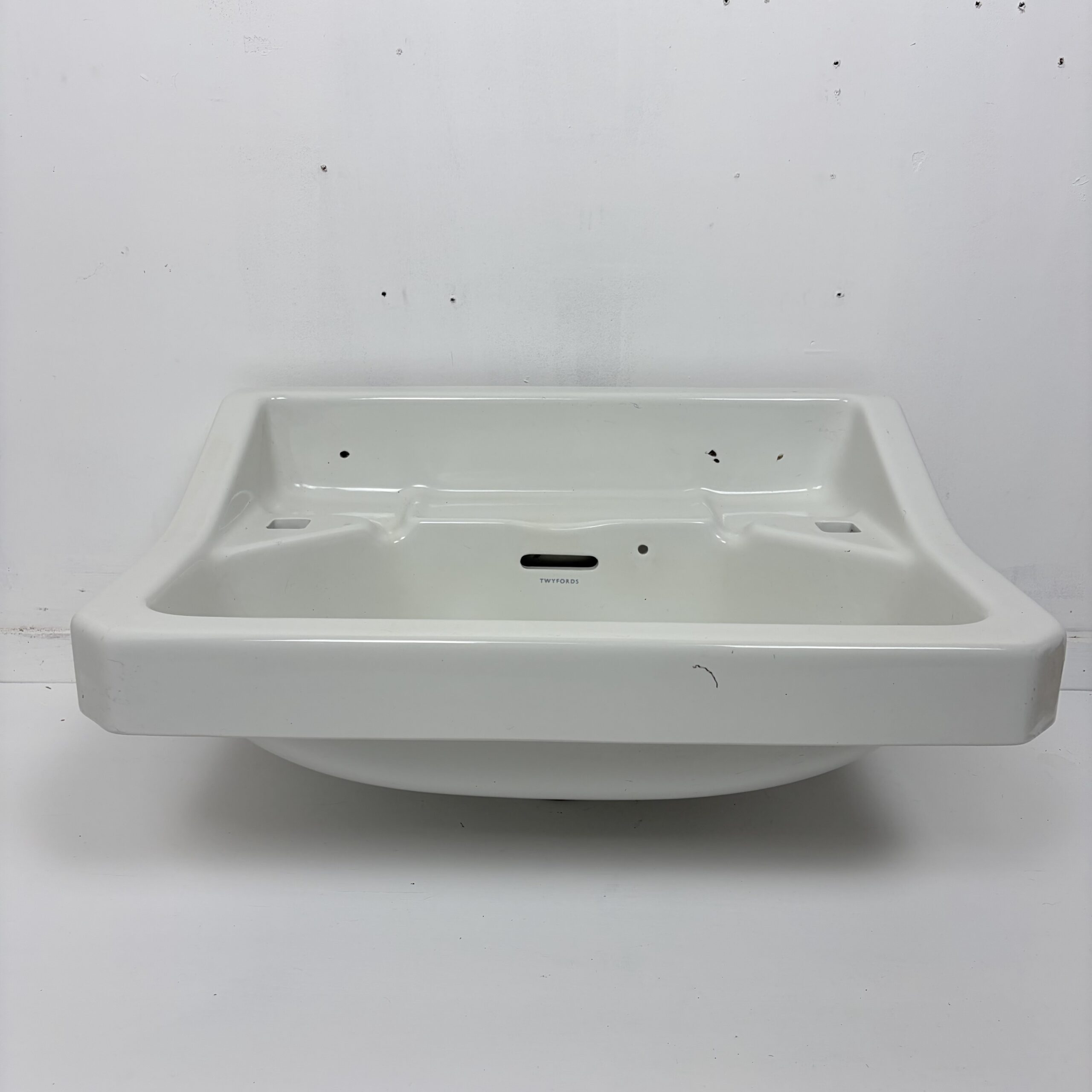Vintage Twyfords Cut Corner Basin - Image 3