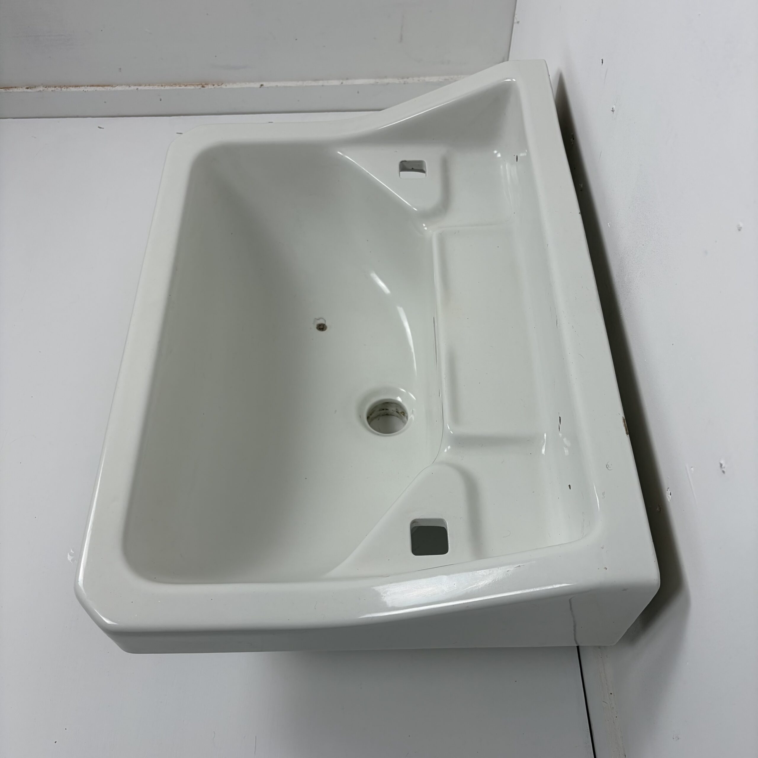 Vintage Twyfords Cut Corner Basin - Image 4