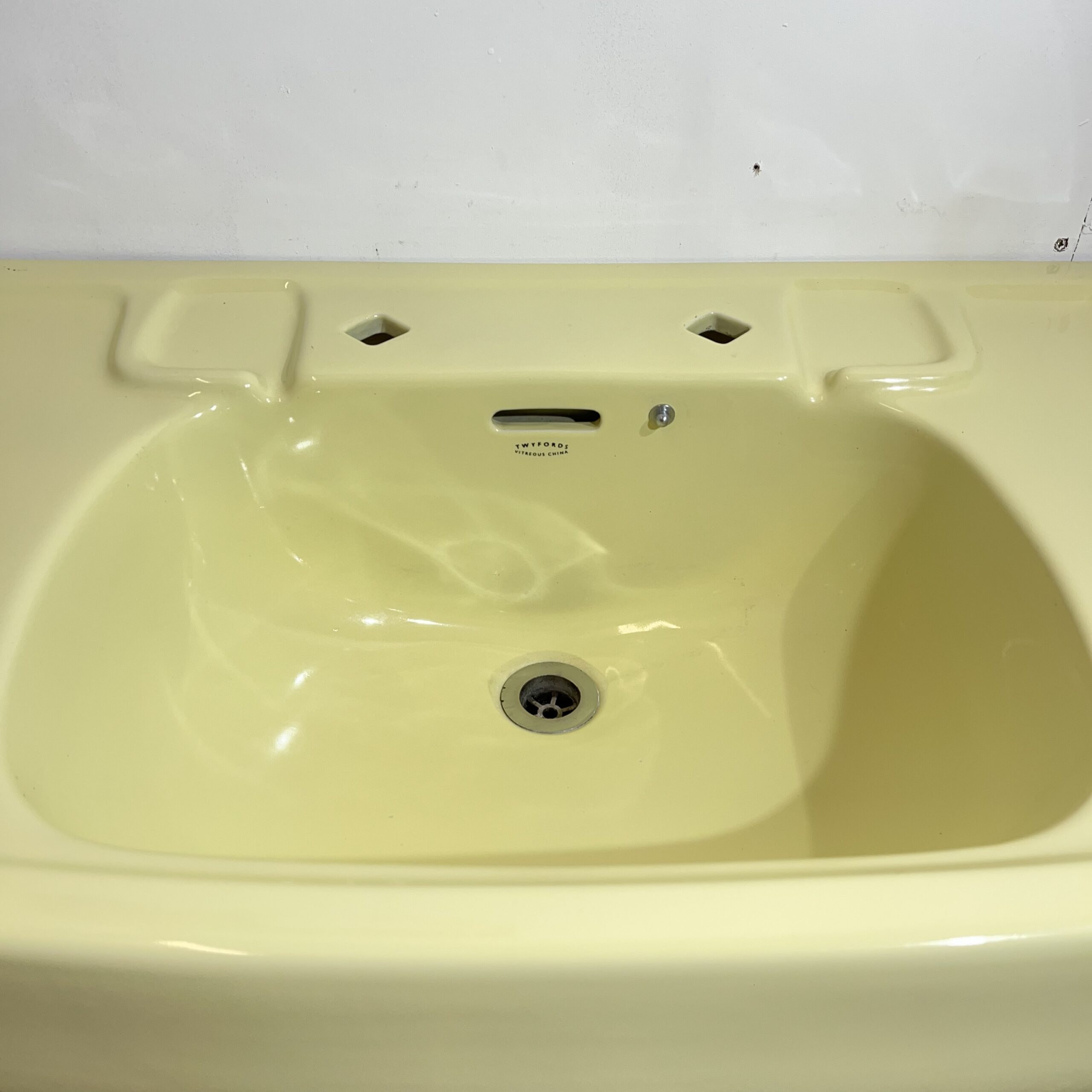 Vintage Twyfords Basin & Pedestal in Primrose Yellow c.1958 - Image 4