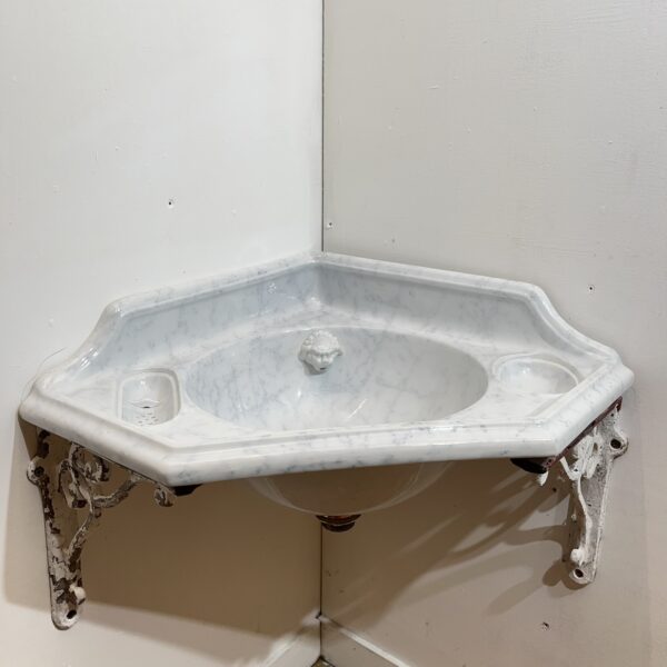 Small Marbleised Antique Corner Basin - Image 2