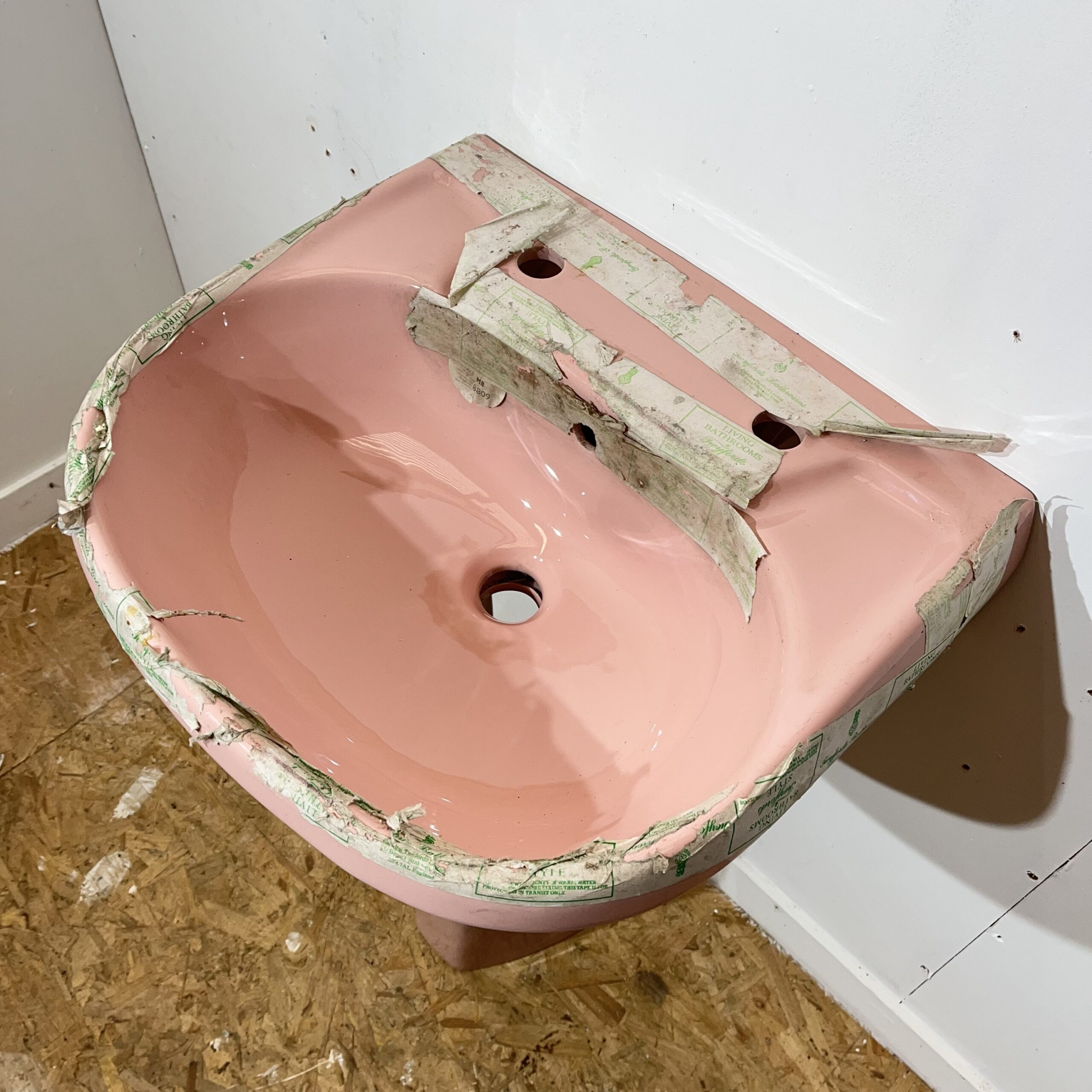 Tahiti Pink Twyfords Basin & Pedestal - Image 3