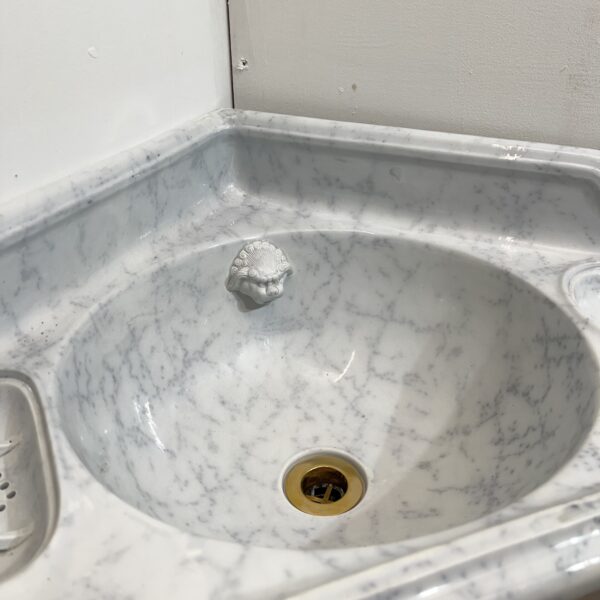 Small Marbleised Antique Corner Basin - Image 5