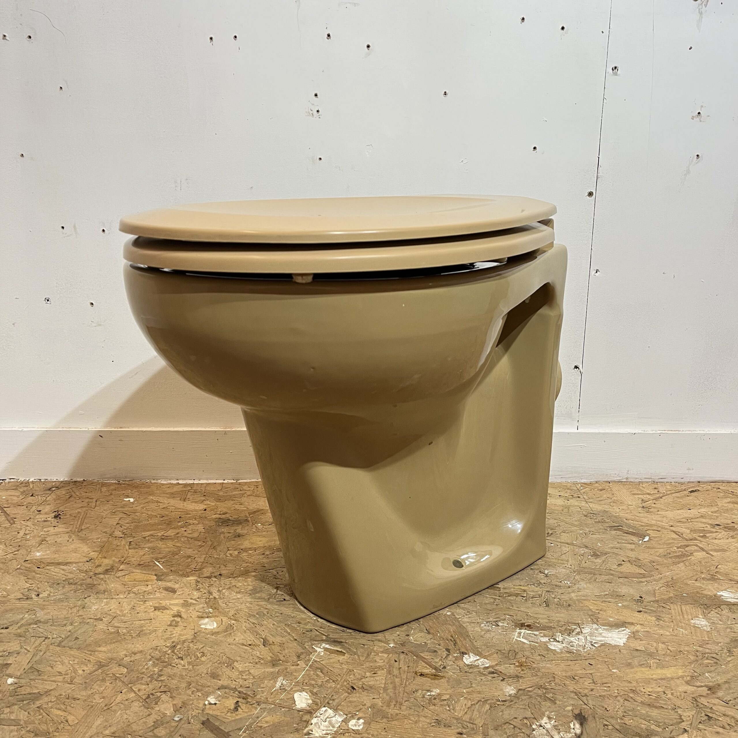 Sandalwood Twyfords Toilet & Sink Cloakroom Suite - Image 5