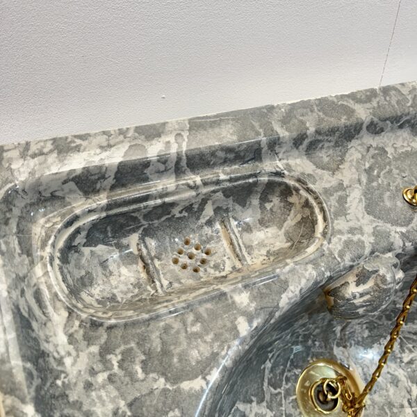 Edwardian Grey Sponged Marble Basin - Image 4