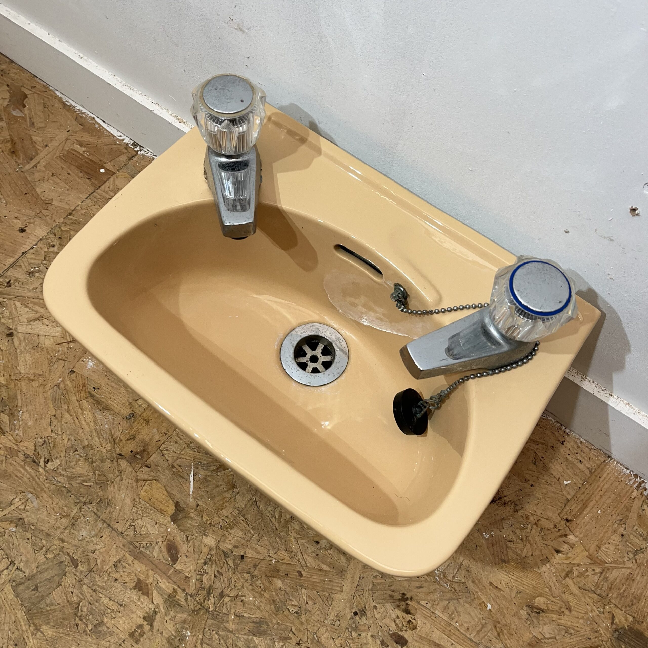 Small Retro Sun King Cloakroom Basin 36cm - Image 3