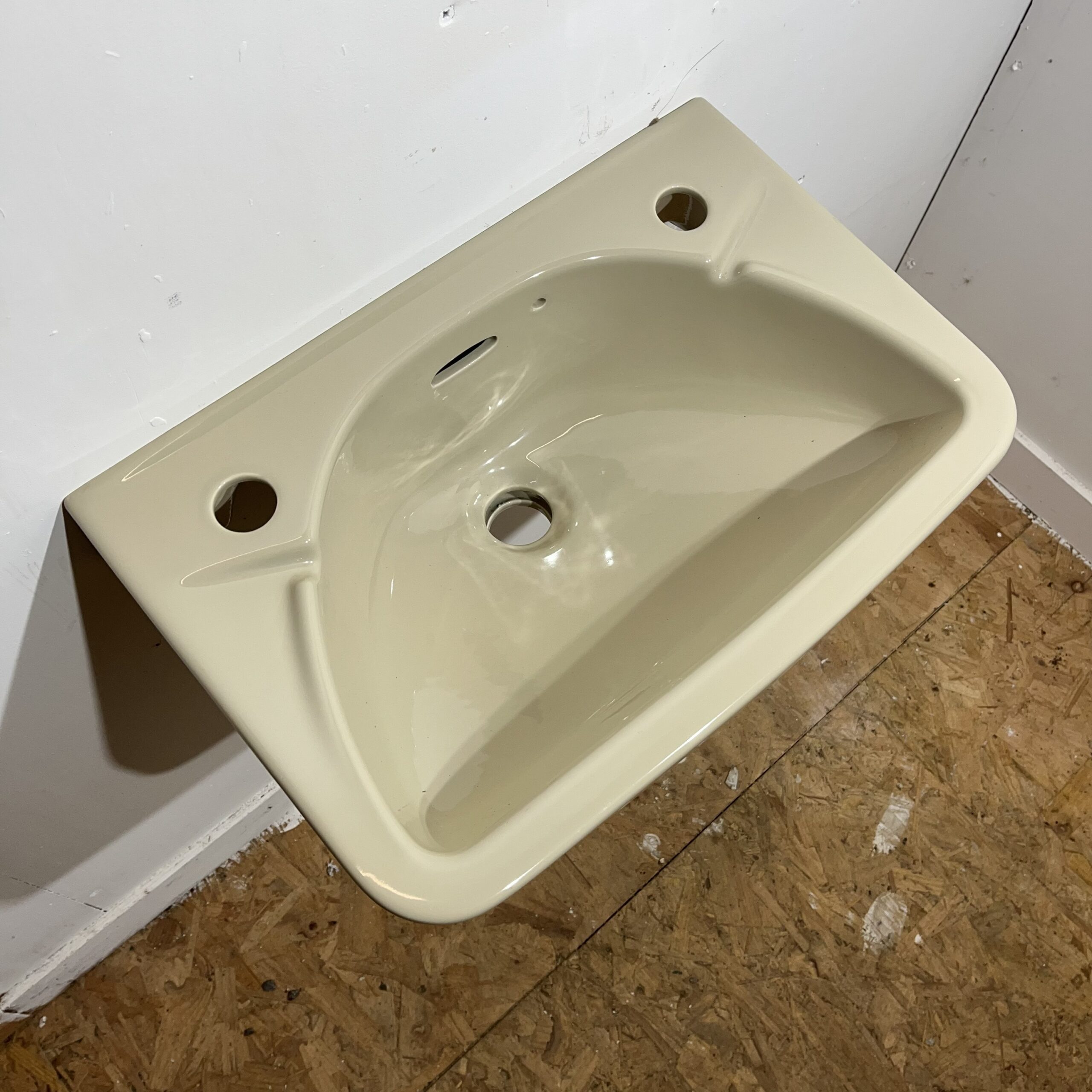 Pampas Ideal Standard Wall Mount Cloakroom Basin 2TH - Image 2