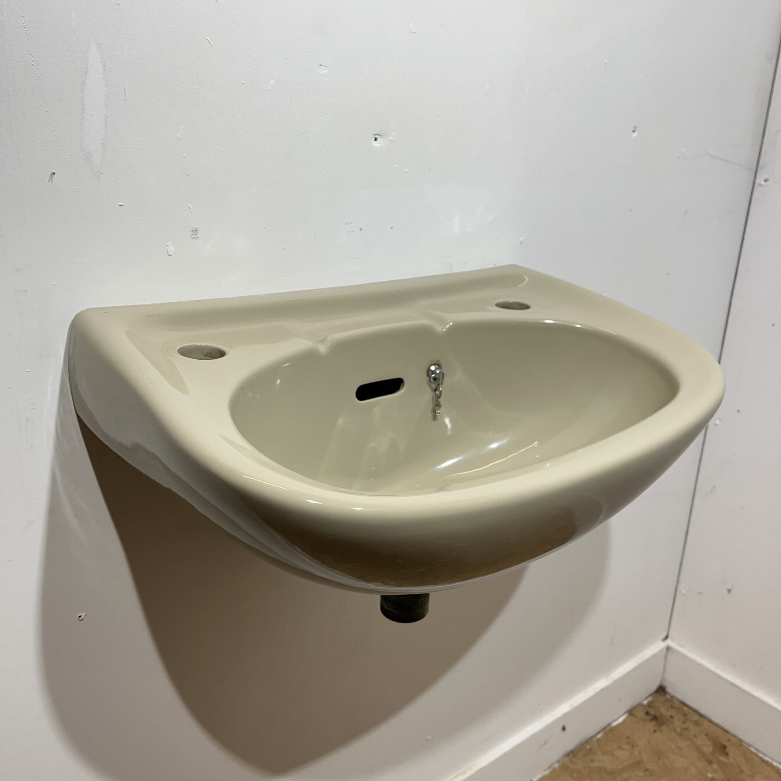 Pampas Twyfords Mina Cloakroom Basin 2TH - Image 2