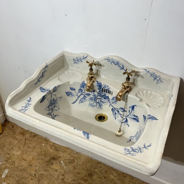 Victorian Floral Blue and White Basin with Brackets and Antique Taps - Image 2