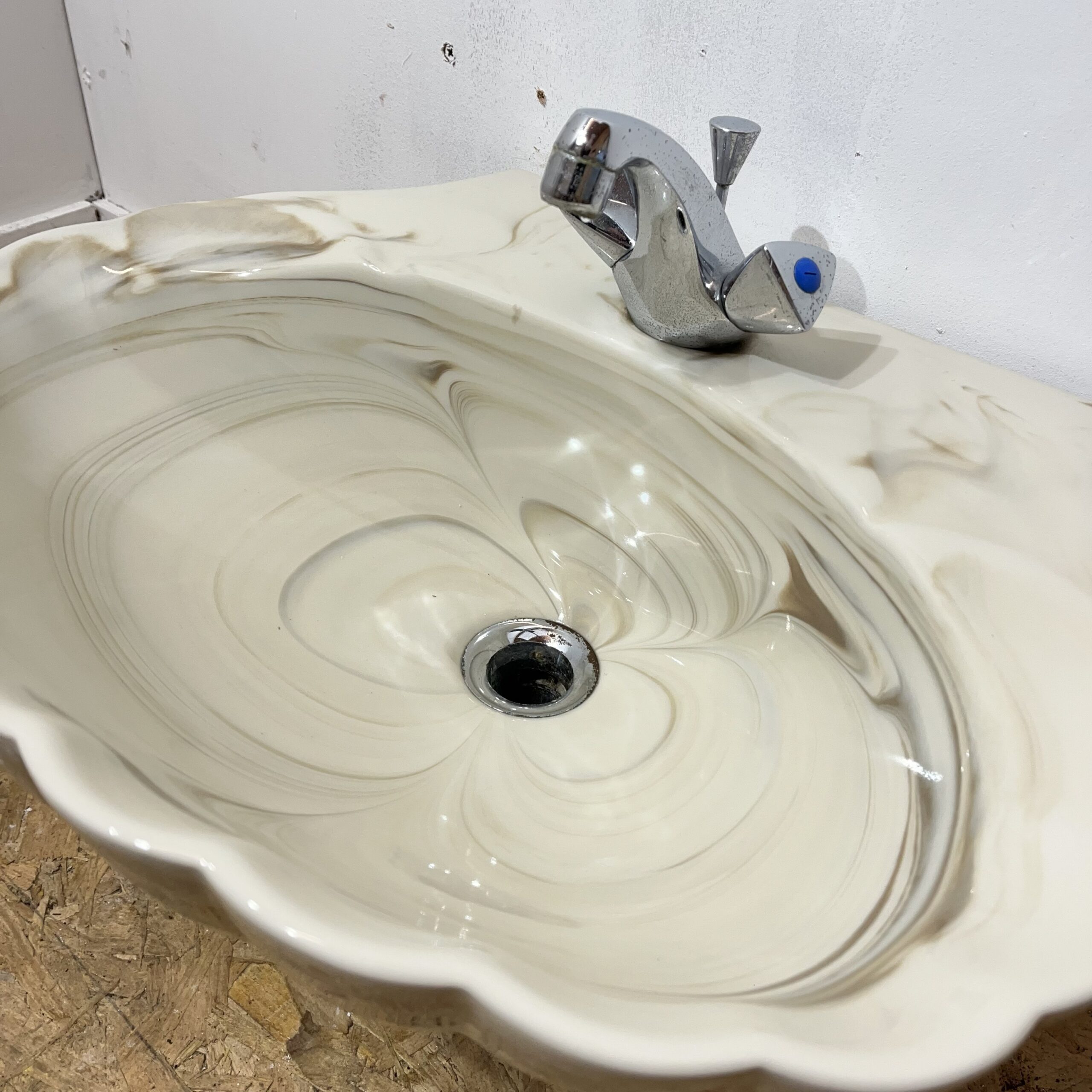 Retro Marble Shell Basin by Ideal Standard c.1970s - Image 3