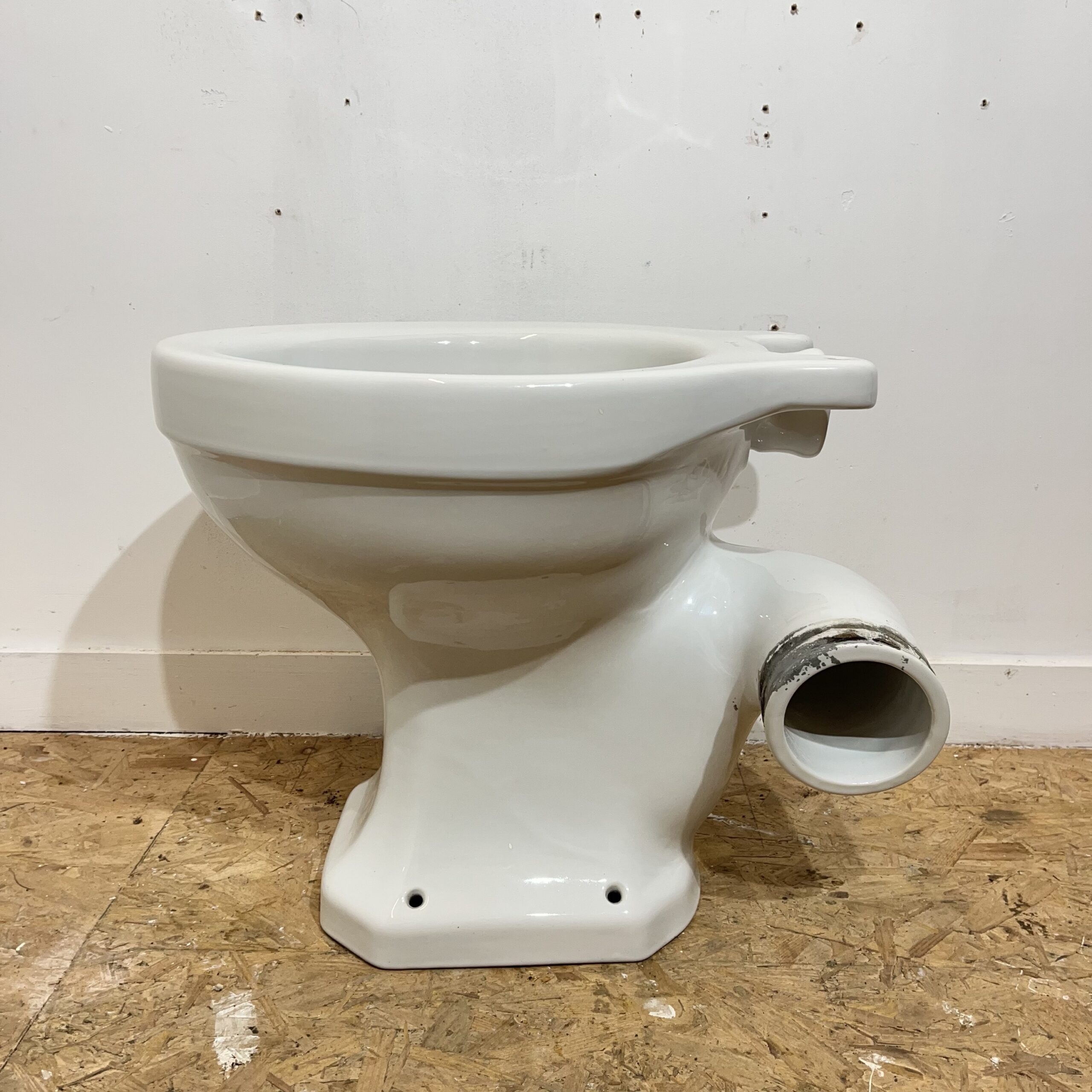 Vintage "Standard" Right Hand Outlet Toilet Pan in White - Image 4