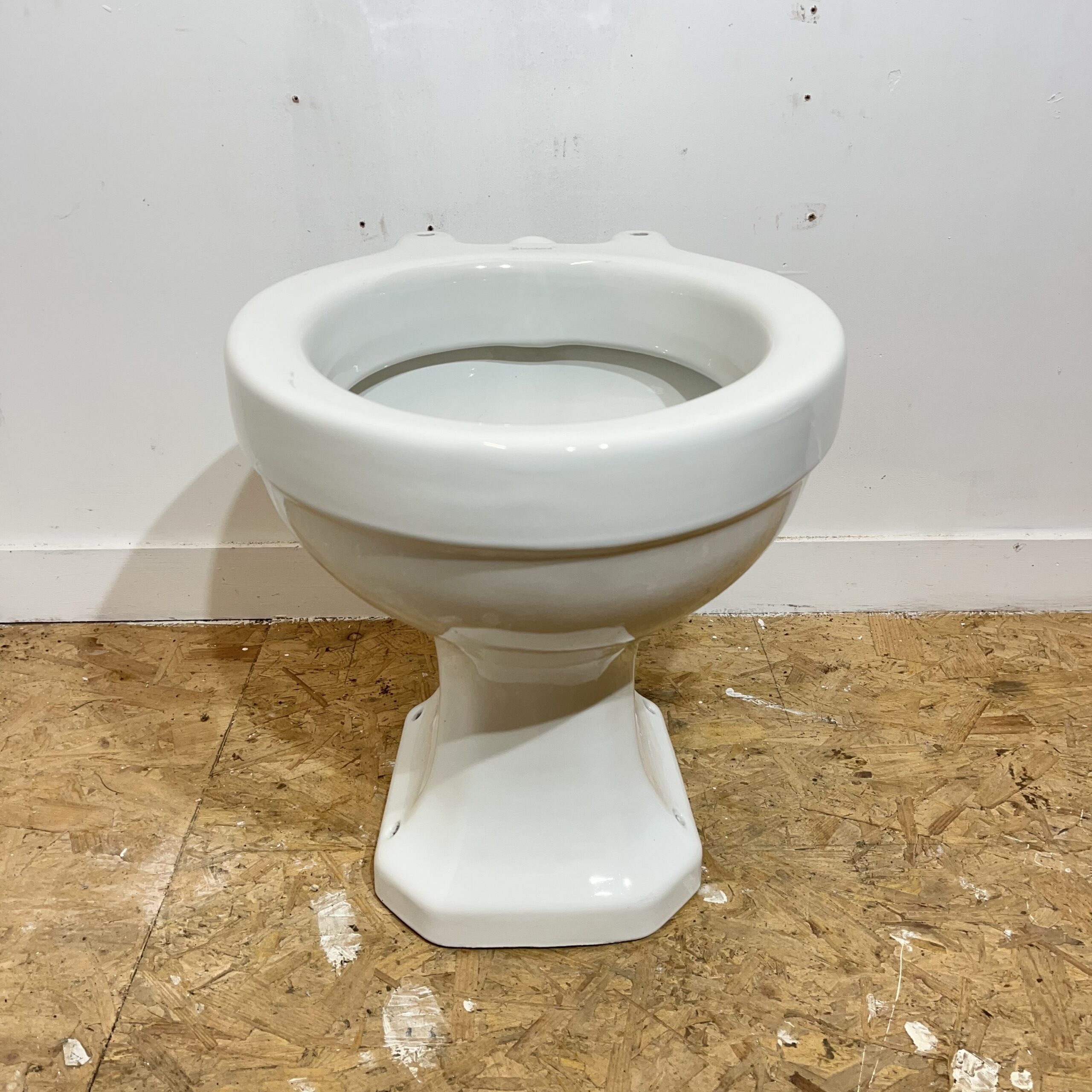 Vintage "Standard" Right Hand Outlet Toilet Pan in White - Image 2