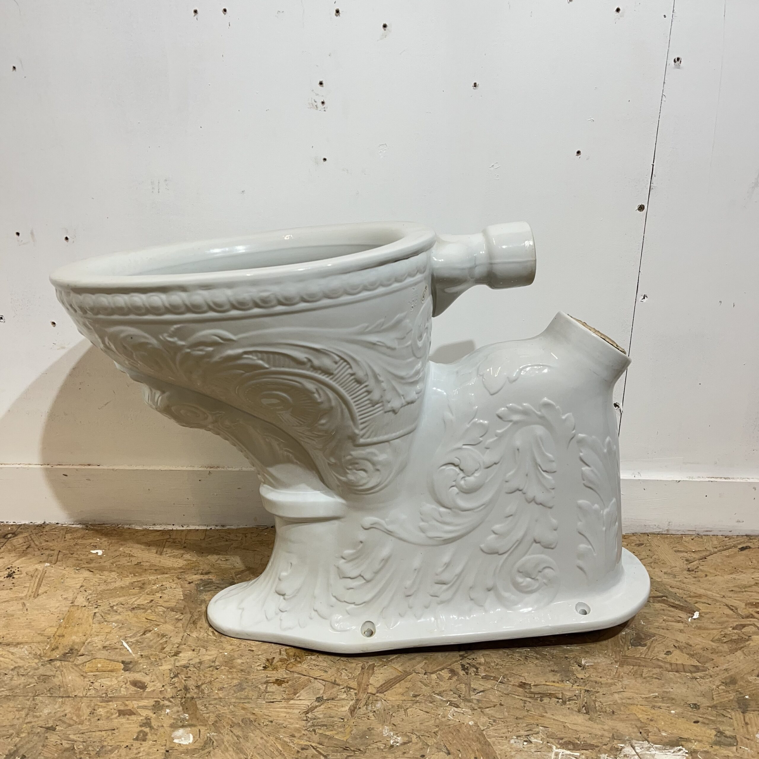 Antique Doulton & Co Simplicitas Toilet Pan - Image 4