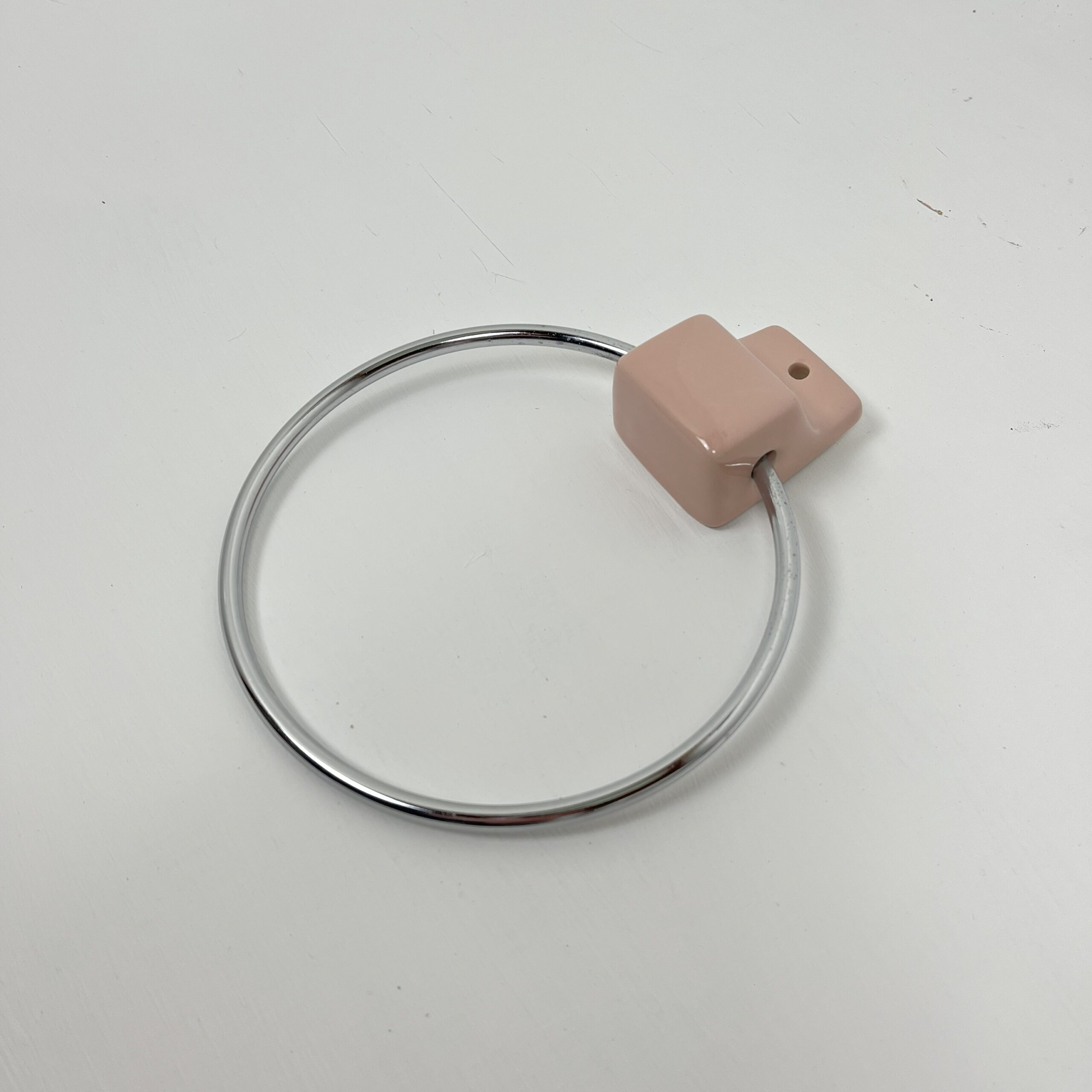 Retro 1970s Coral Pink Towel Ring - Image 2