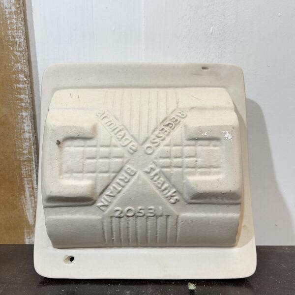 Armitage Shanks Inset Toilet Roll Holder in Pampas - Image 3
