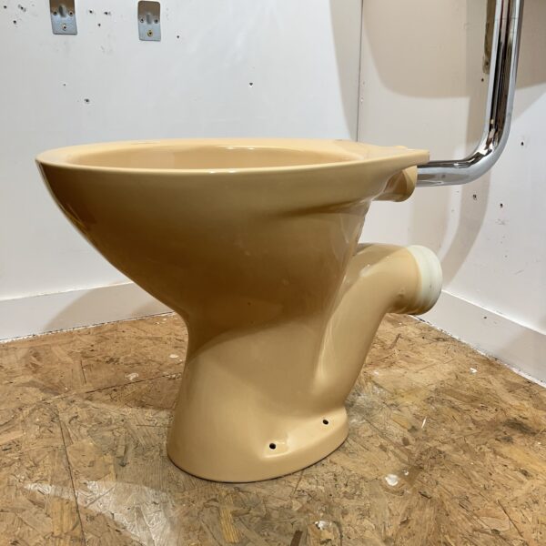 Sun King Low Level Toilet Pan & Cistern - Image 2