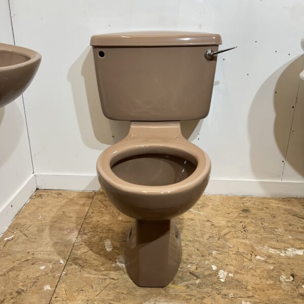 Retro Gazelle Toilet and Basin Cloakroom Set - Image 4