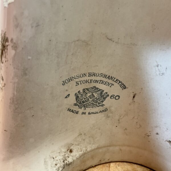 Pink and White Tu-Tone Johnson Brothers Sink - Image 4